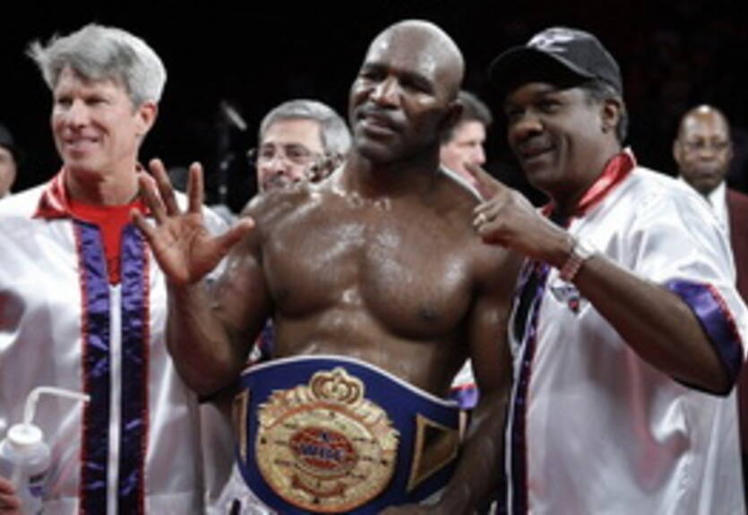 Холифилд планирует бой с Кличко на 2011 год