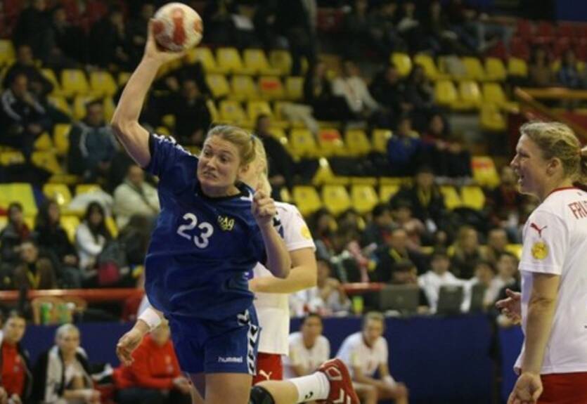 Гандбол. Шуцкая: "Датчанки брызгали руки специальным спреем"