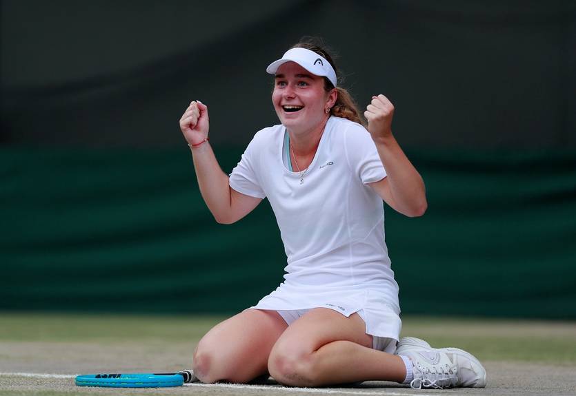Снигур вышла в четвертьфинал турнира ITF во Франции