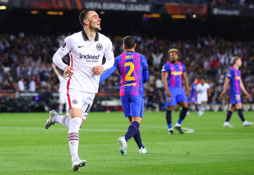 Дубль Костича выбил Барселону из Лиги Европы