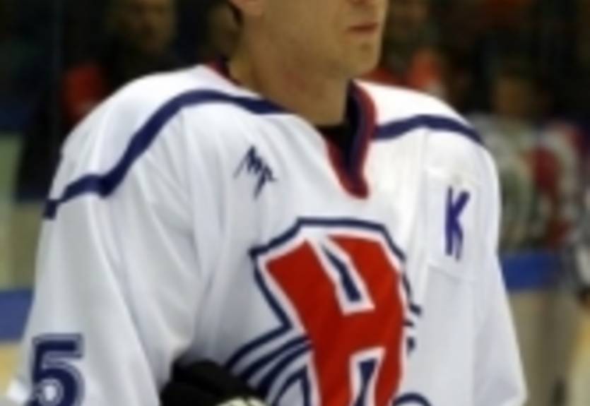 Кузня "отцепила" двоих игроков