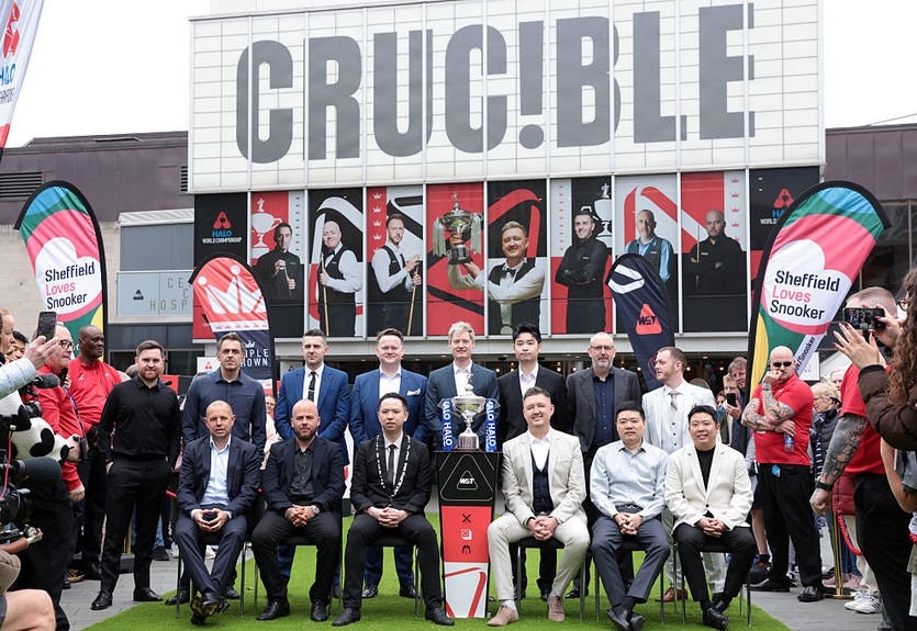 Чемпионат мира по снукеру-2026: Чжао Синьтун успешно начал защиту титула