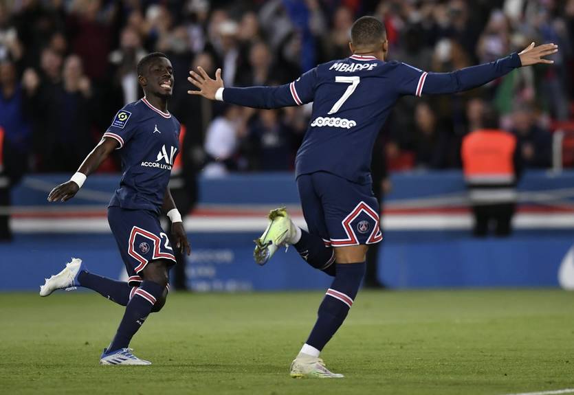 ПСЖ в непростом матче одолел Марсель