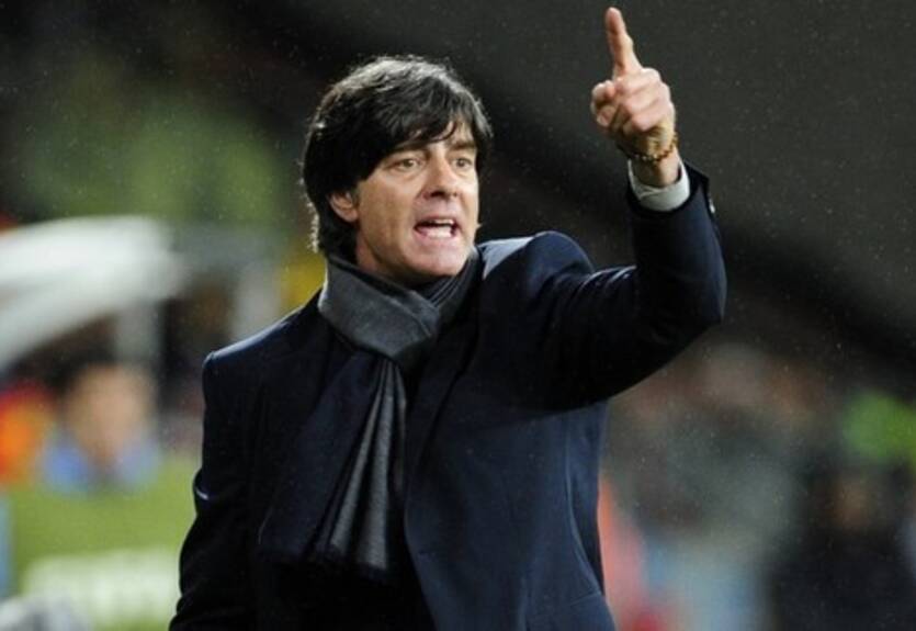 Лев остается у руля сборной Германии