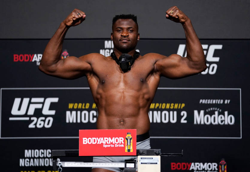Нганну: Бой с Фьюри должен быть прописан в новом контракте с UFC Нганну: Бой с Фьюри должен быть прописан в новом контракте с UFC