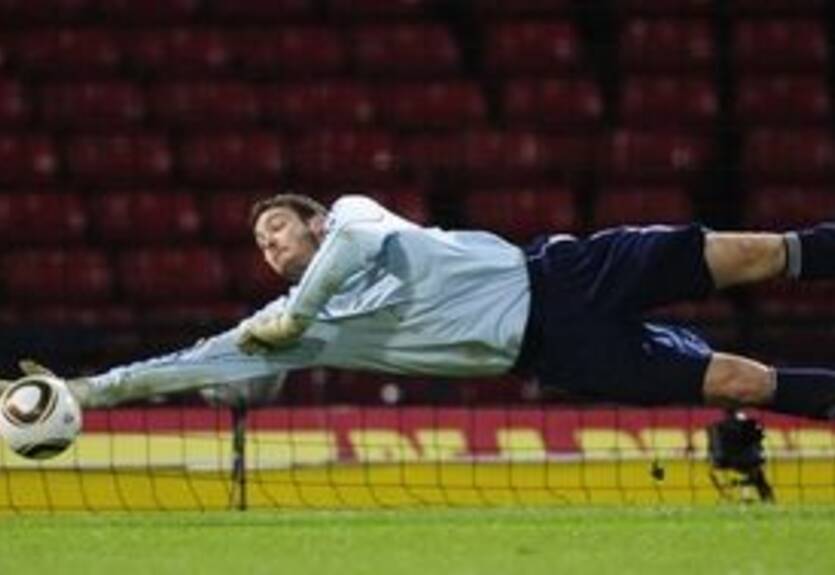 Вратарь Сандерленда сломал руку