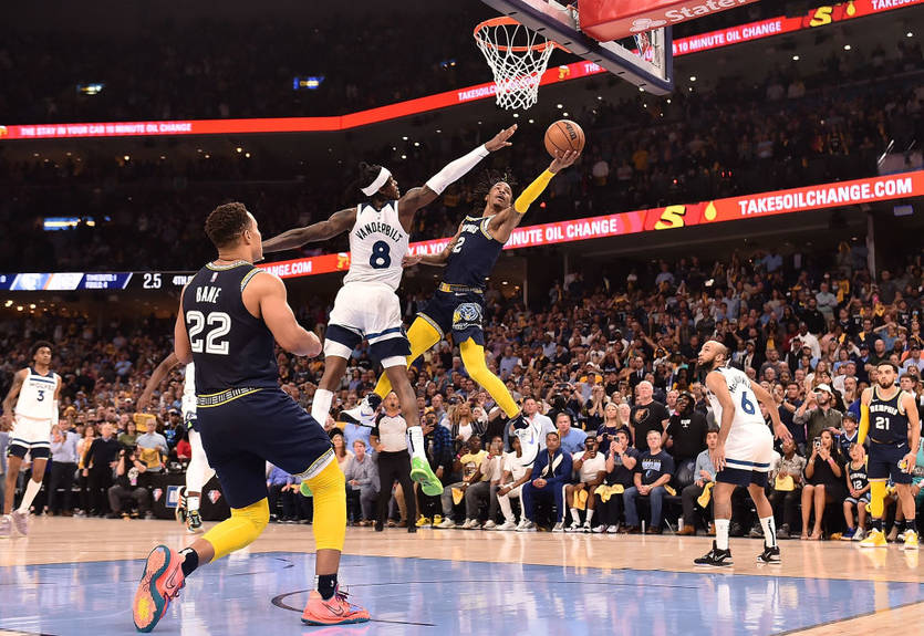 Победный лэй-ап Моранта - среди лучших моментов дня плей-офф НБА