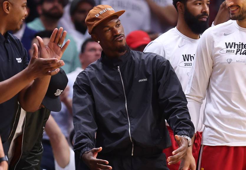 НБА оштрафовала Батлера на 15 тысяч долларов за неоднозначные движения