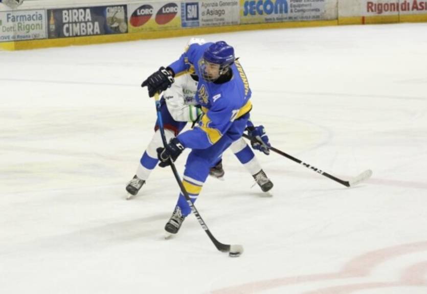 Украина U-18 впервые проиграла на чемпионате мира по хоккею Украина U-18 впервые проиграла на чемпионате мира по хоккею