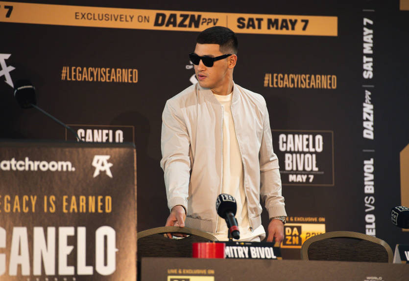 Бивол рассказал, как может победить Канело