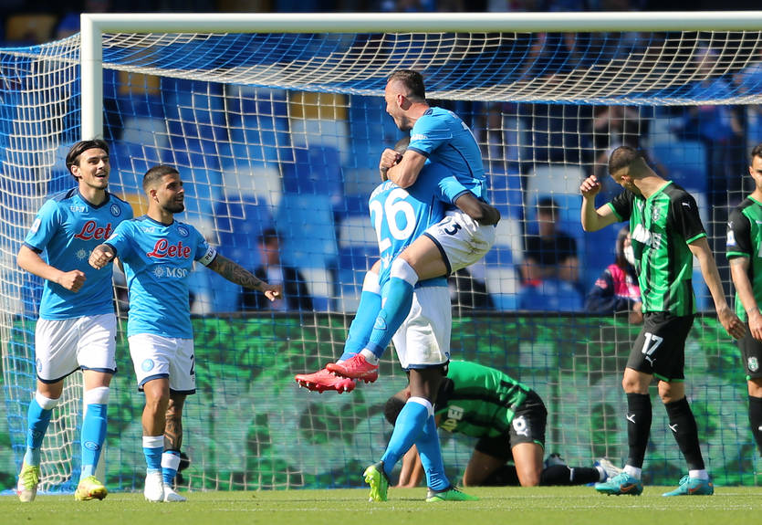 Наполи одержал сокрушительную победу над Сассуоло