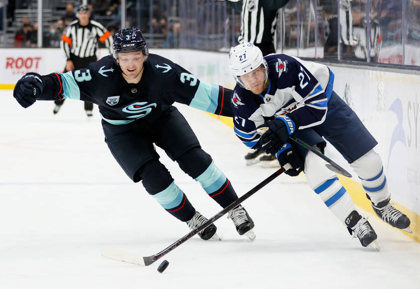НХЛ: Виннипег обыграл Сиэтл в заключительном матче регулярного чемпионата