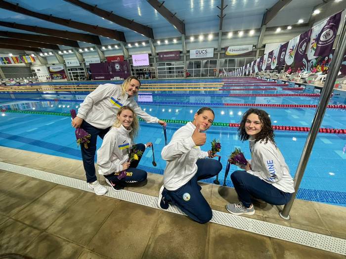 Женская сборная Украины по плаванию с бронзовыми наградами / deafsport.org.ua