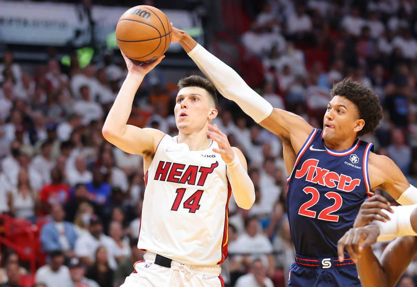 Плей-офф НБА: Майами крупно обыграл Филадельфию, Финикс разгромил Даллас Плей-офф НБА: Майами крупно обыграл Филадельфию, Финикс разгромил Даллас