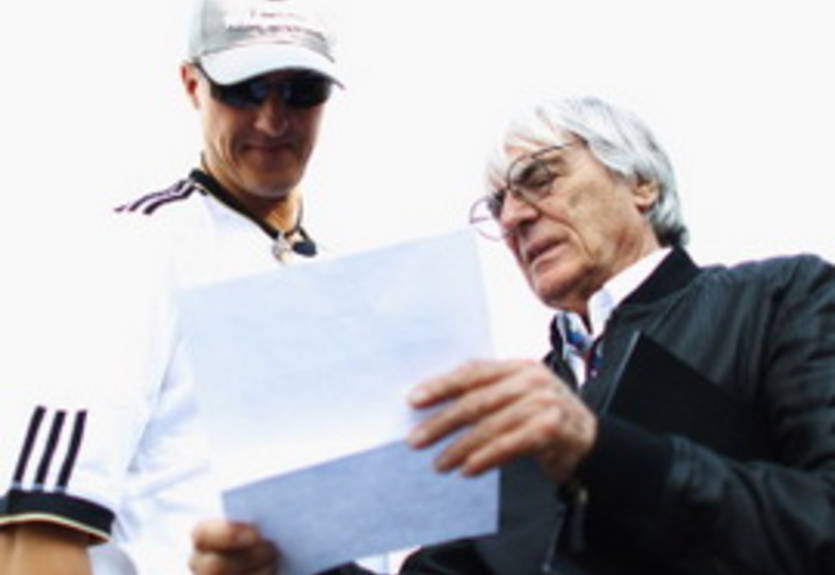 Экклстоун: "Шумахеру нужен болид Ред Булл"