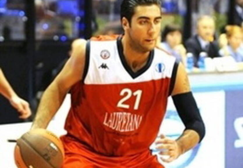 Монтепаски подписали Арадори