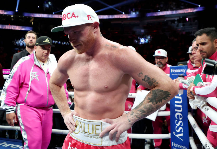 Канело сравнил поражения от Мейвезера и Бивола