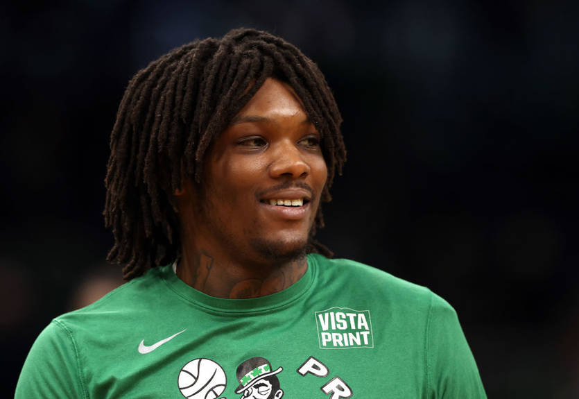 Роберт Уильямс ІІІ сыграет против Милуоки в решающем матче серии