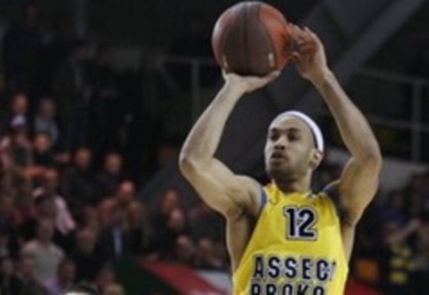 Логан стал игроком Каха Лабораль