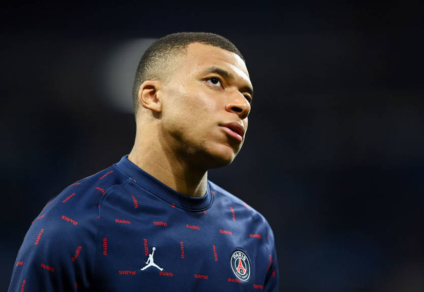 ПСЖ хотел сделать Мбаппе самым высокооплачиваемым игроком в мире