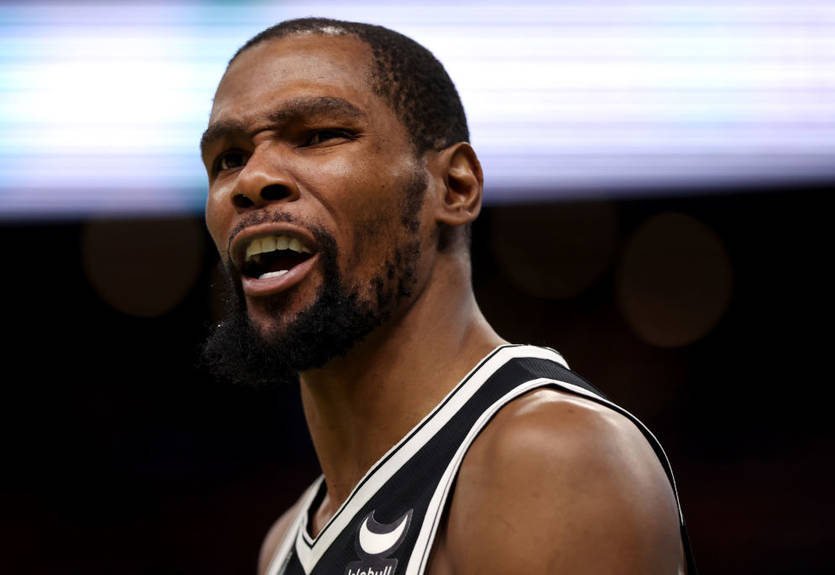 Дюрант призывает "убрать из телевидения" одного из игроков НБА