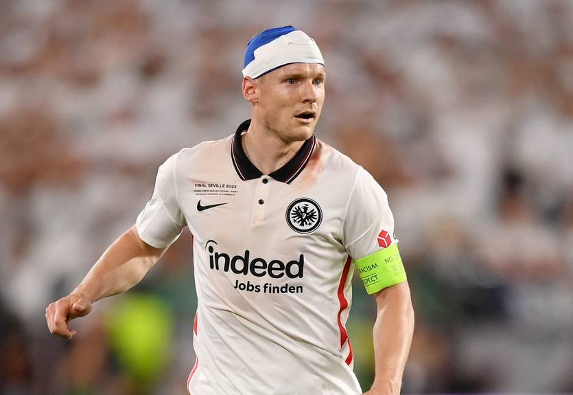 Капитан Айнтрахта - о победе в Лиге Европы: Мы все заслужили этот успех