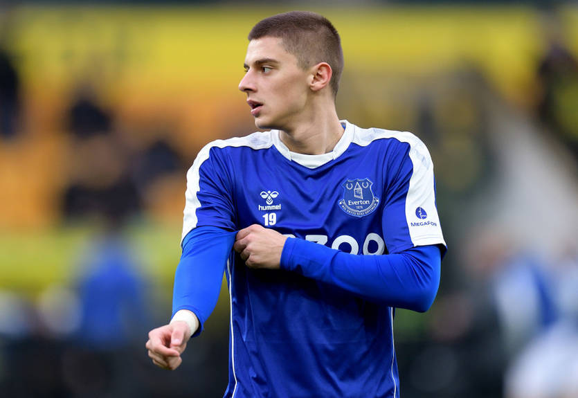 Миколенко попал в стартовый состав Эвертона на матч с Кристал Пэлас