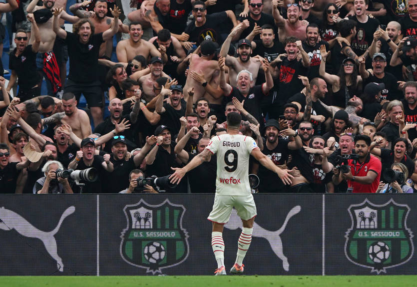 Милан впервые за 11 лет стал чемпионом Италии