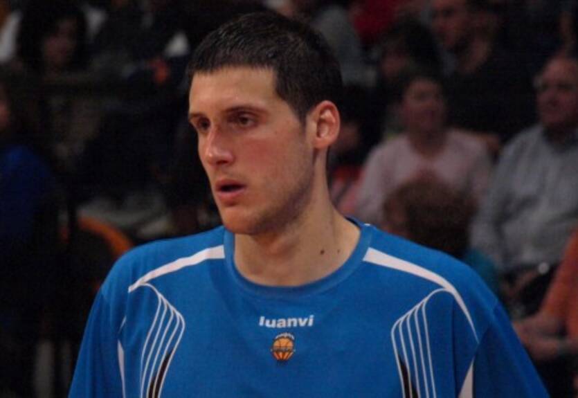 Официально: Перович подписан Барселоной