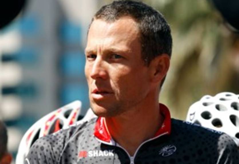 Армстронг: "У нас есть три капитана"