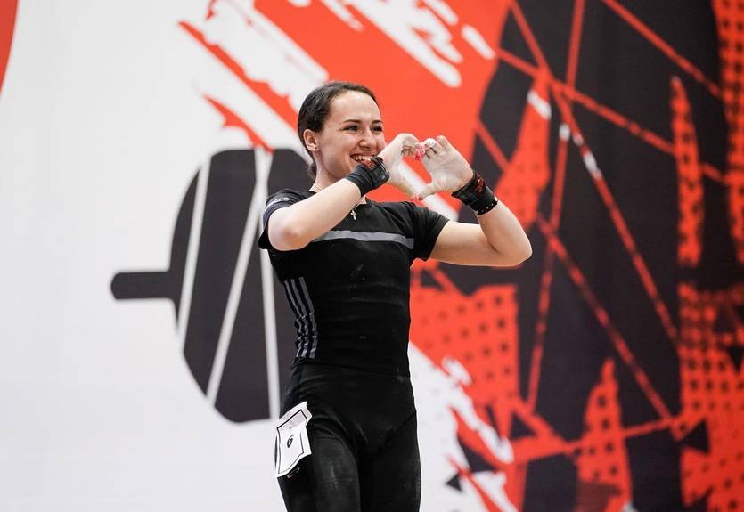 Украинка Ломачинская завоевала три медали на чемпионате Европы по тяжелой атлетике