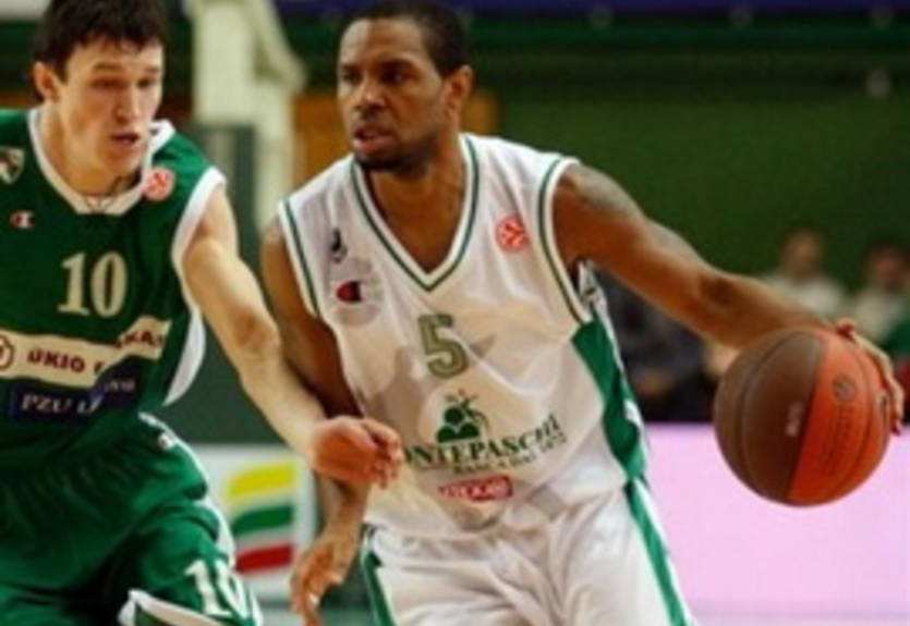 Лейкерс проявляют интерес к защитнику Монтепаски