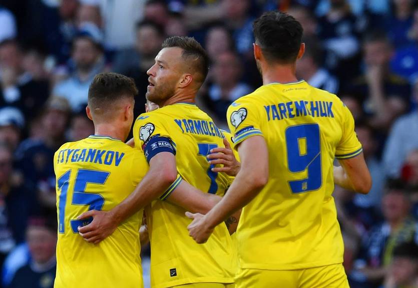 Ярмоленко мастерским ударом открыл счет в матче с Шотландией