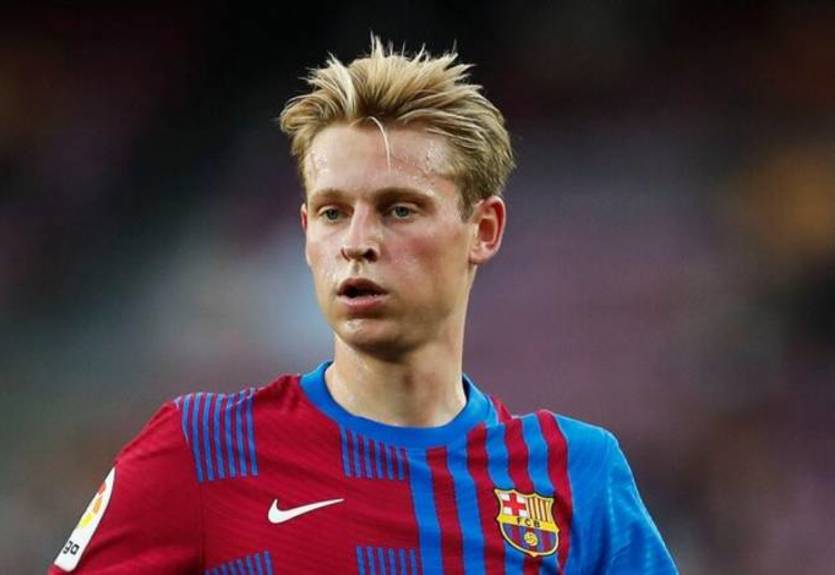 Манчестер Юнайтед близок к договоренности с Барселоной о трансфере де Йонга