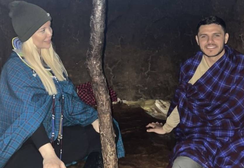 Нападающий ПСЖ похвастался навыками разжигания огня во время отпуска в экзотической стране