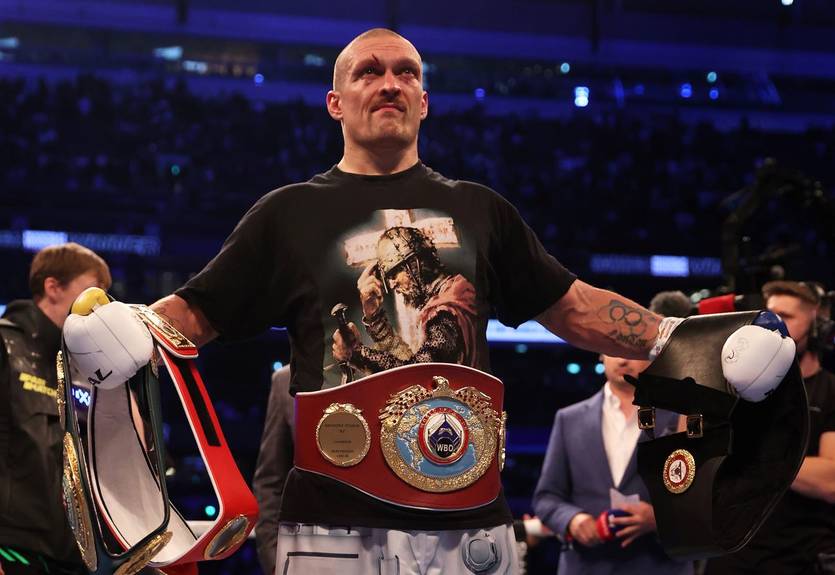 Усик залишився лідером рейтингу найкращих боксерів світу за версією DAZN