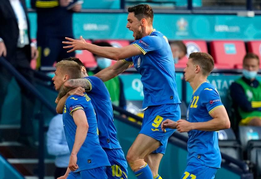 Зинченко, Яремчук, Соболь и Матвиенко устроили яркую партию в текбол в расположении сборной