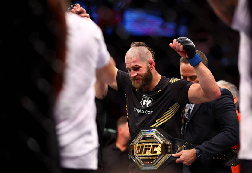 Новоиспеченный чемпион UFC в полутяжелом весе определился с потенциальным соперником Новоиспеченный чемпион UFC в полутяжелом весе определился с потенциальным соперником