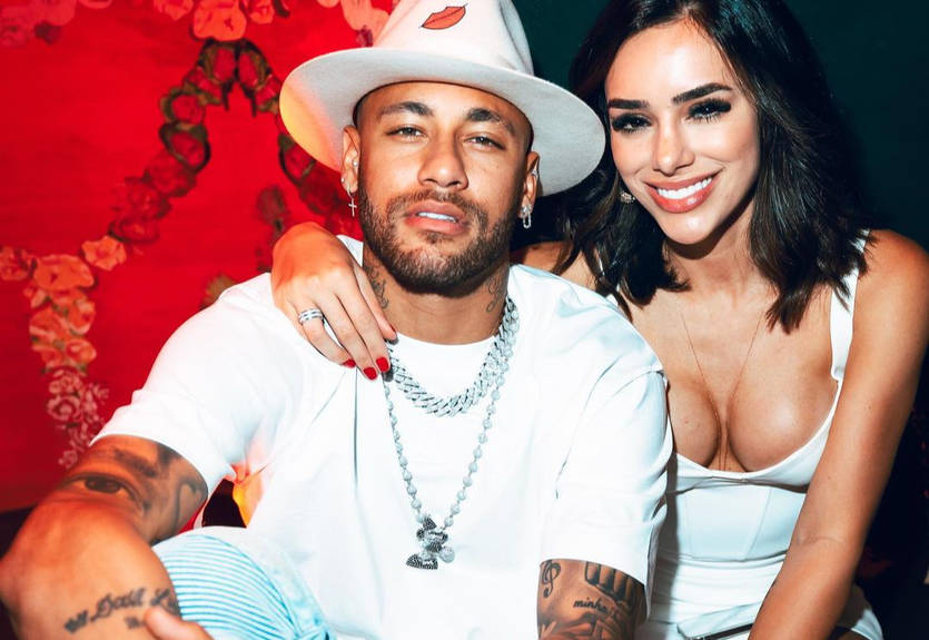 Неймар проводить відпустку в Маямі зі своєю дівчиною та сестрою