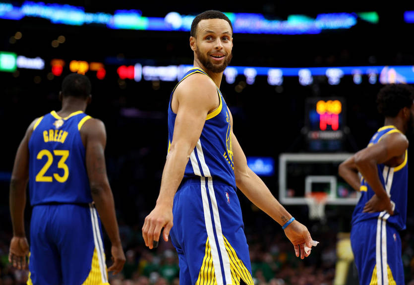 Каррі потролив фанатів Бостона, показавши на безіменний палець після триочкового попадання у фіналі