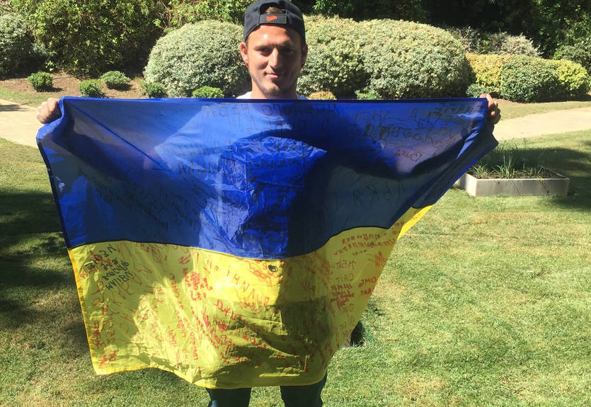 Зозуля и Безус отправили в Украину три автомобиля на нужды ВСУ