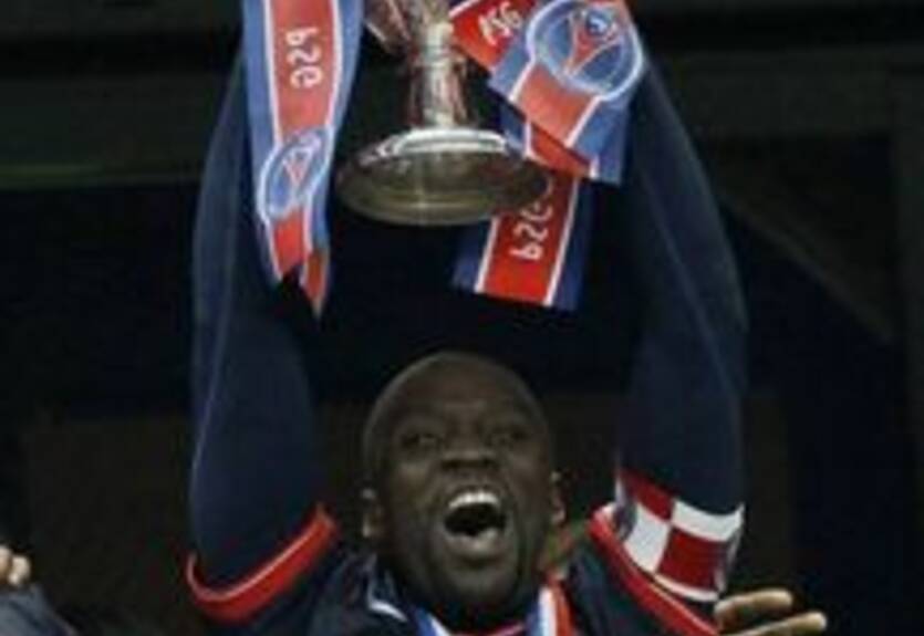 Макелеле поиграет еще сезон