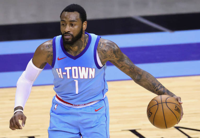 Хьюстон может выкупить контракт Уолла