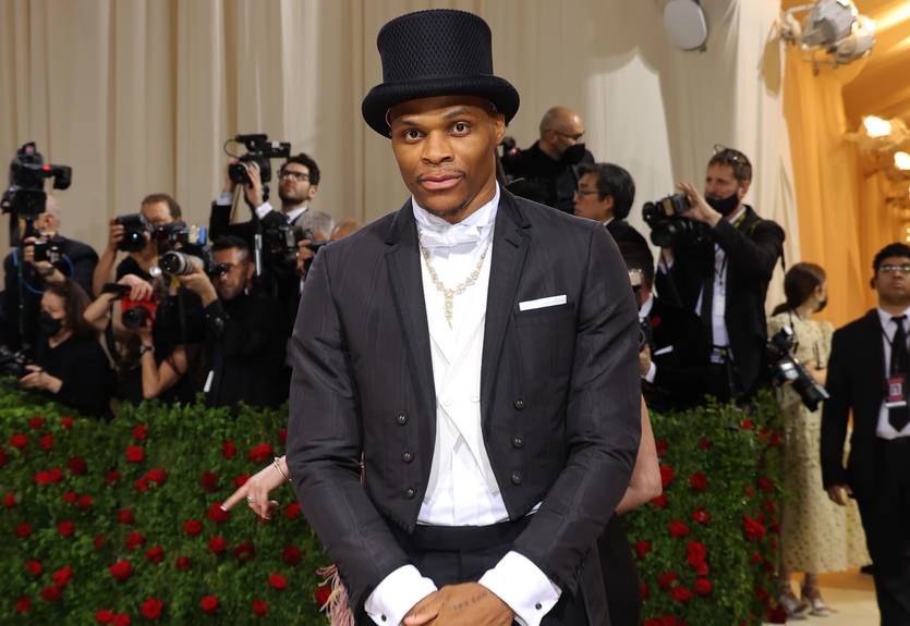 Вестбрук скористається опцією гравця і залишиться в Лейкерс