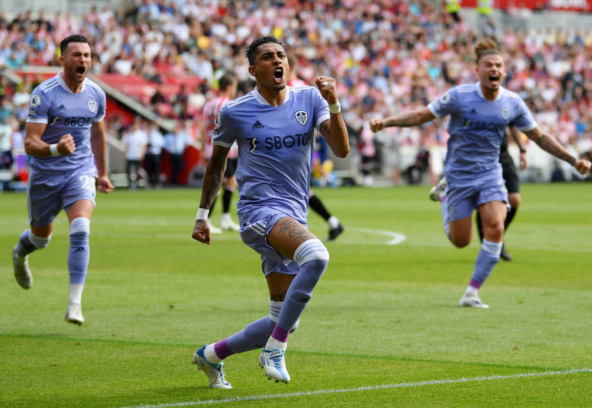 Челси перехватил у Арсенала и Барселоны вингера Лидса