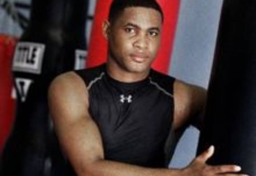 Джонсон уверенно справился с оппонентом