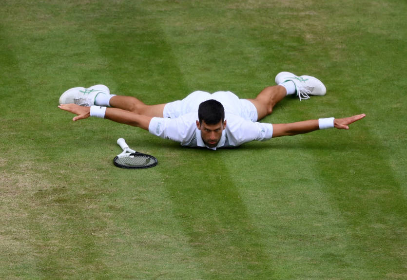 Джокович пробился в полуфинал Уимблдона, совершив камбек с 0:2