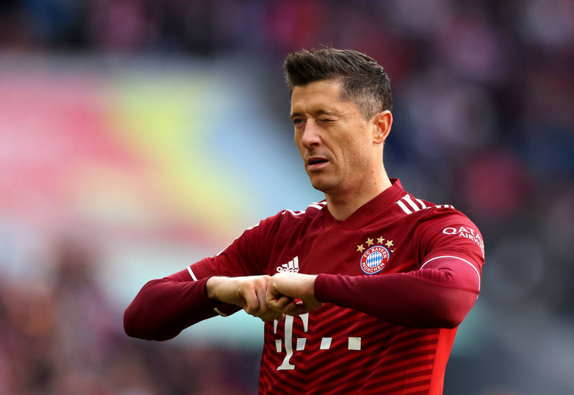 Левандовски в отпуске похвастался навыками игры в теннис