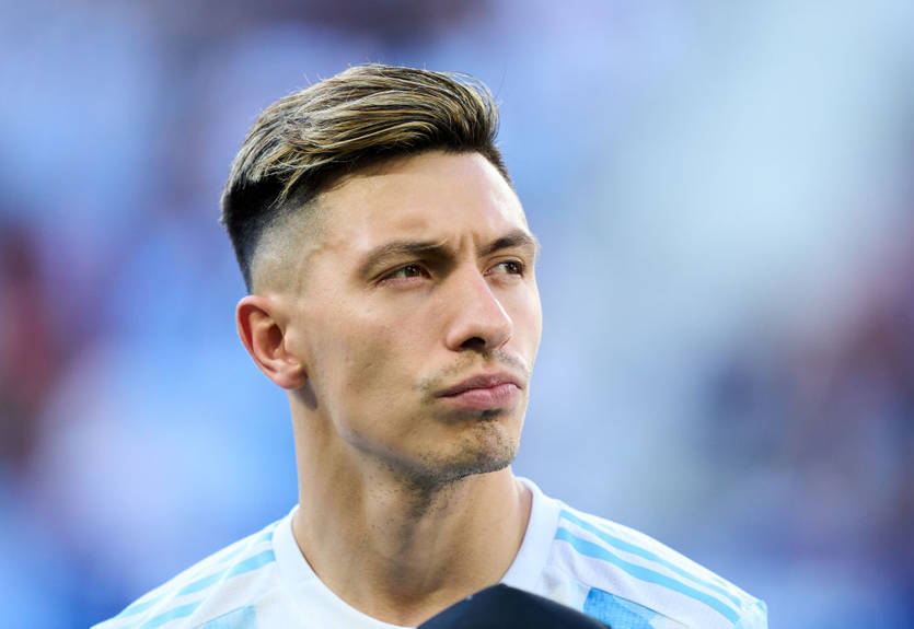 Манчестер Юнайтед сделал новое предложение по опорнику Аякса