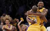 Победный бросок Артеста выводит Лейкерс вперед